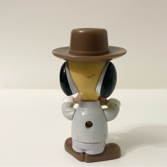 Vintage Snoopy World Tour Venezuela with Maracas Figure - Picture 4 of 10